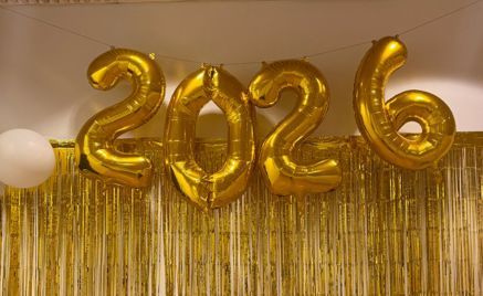 et gulldørhåndtak med gullhåndtak