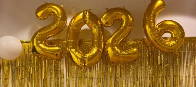 et gulldørhåndtak med gullhåndtak