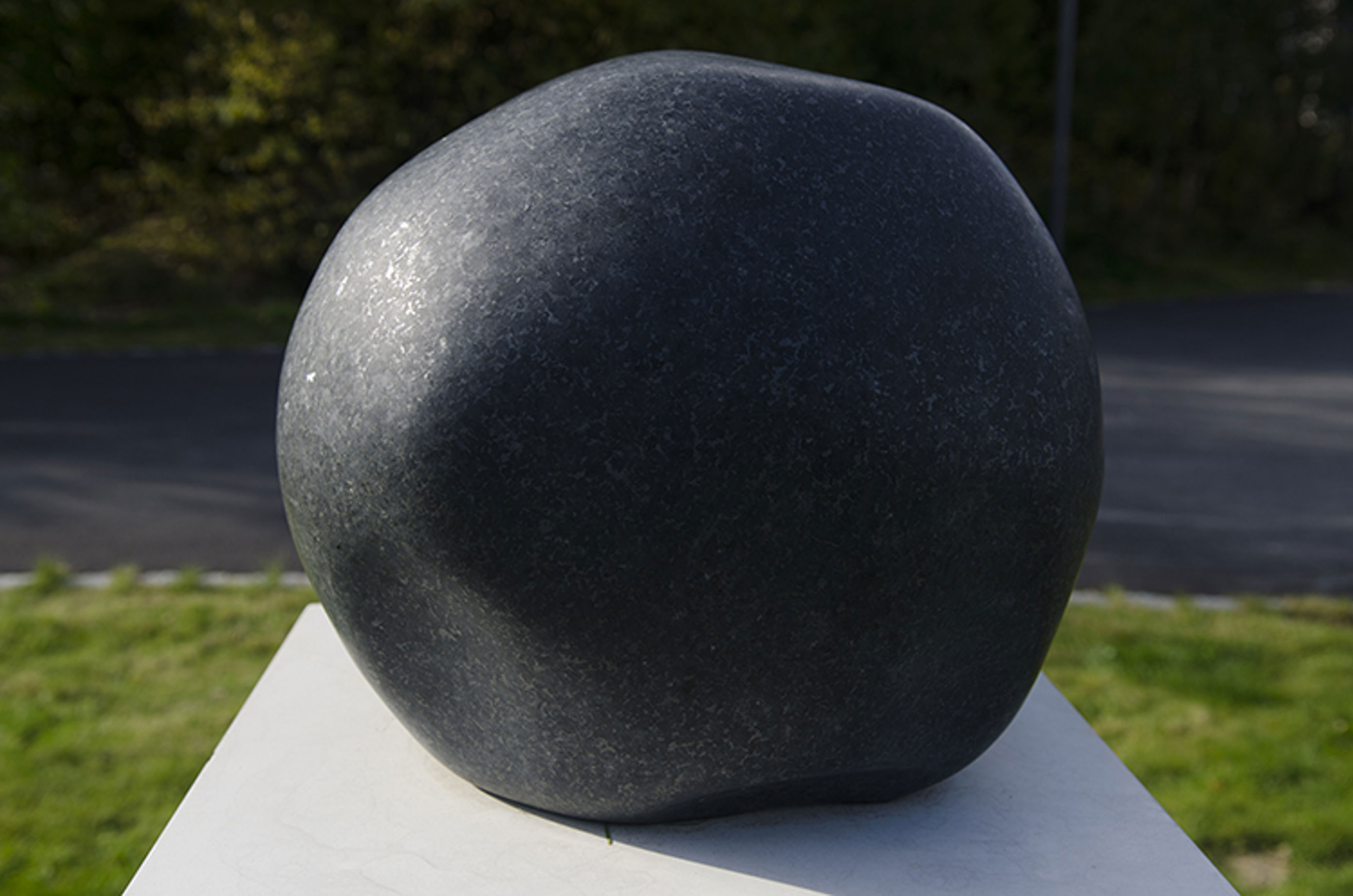Skulpturhagen, FILOSOFENS STEIN, VERSJON 2 av Jeannette Christensen Foto: Signe Marie Andersen