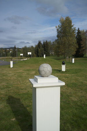 Skulpturhagen, FOOTBALL av Khaled Jarrar Foto: Jeannette Christensen