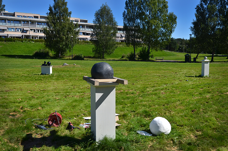 FILOSOFENS STEIN, VERSJON 2 av Jeannette Christensen Foto: Signe Marie Andersen