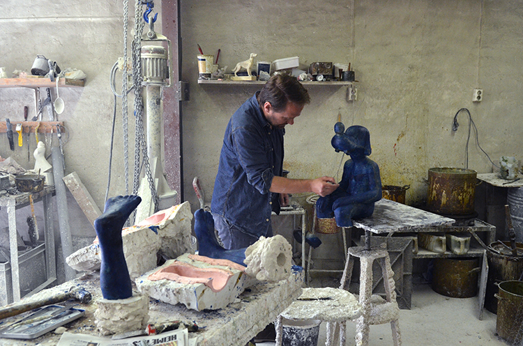 LOOKING UP, VERSJON II av Petter Hepsø Arbeid i støperiet Foto: Signe Marie Andersen