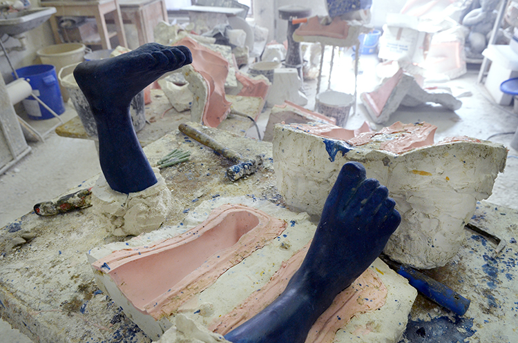 LOOKING UP, VERSJON II av Petter Hepsø Arbeid i støperiet Foto: Signe Marie Andersen