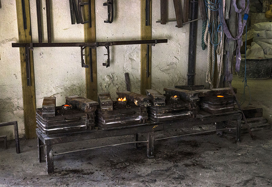 LOOKING UP, VERSJON II av Petter Hepsø Arbeid i støperiet Foto: Signe Marie Andersen LOOKING UP, VERSJON II av Petter Hepsø Arbeid i støperiet Foto: Signe Marie Andersen