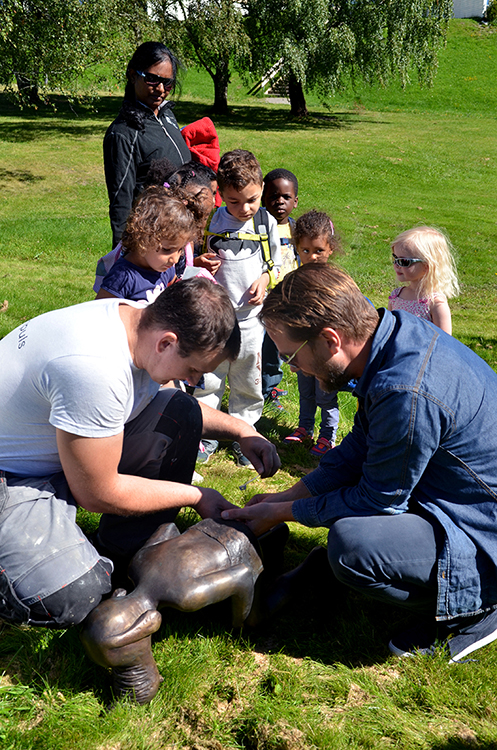LOOKING UP, VERSJON II av Petter Hepsø Arbeid i støperiet Foto: Signe Marie Andersen