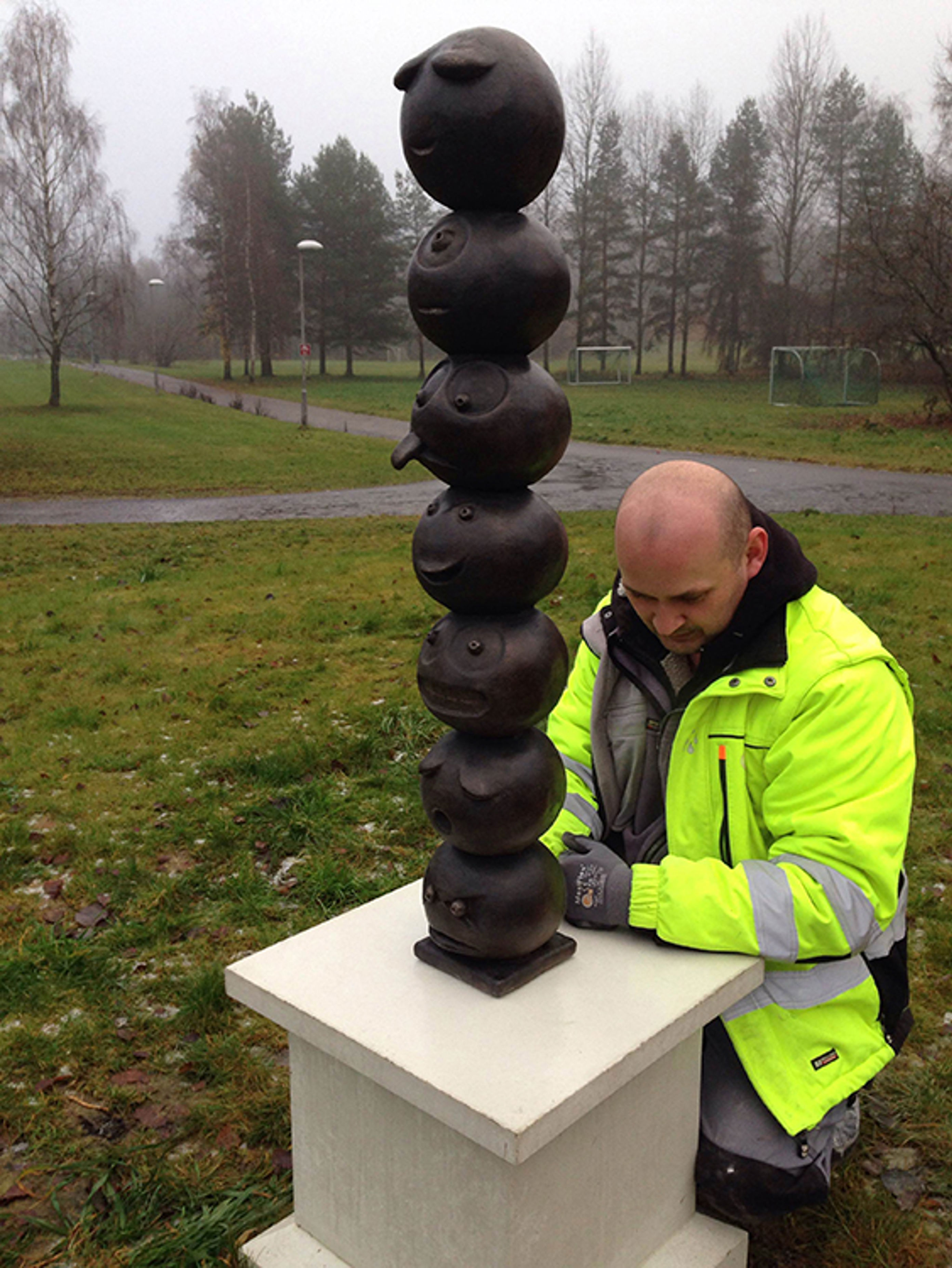 TOTEM av Bjørn Bjarre. Montering. Foto: Bjørn Bjarre
