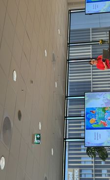 en person som holder en presentasjon for et publikum